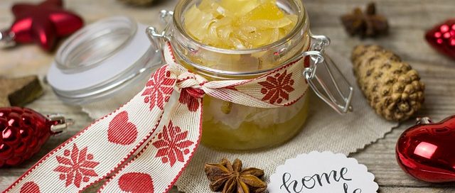 Give Wellness With These Holistic Holiday Gift Ideas